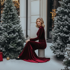 Wine Red Velvet Winter Evening Dress for Women – Long Sleeve Body-Fit Gown