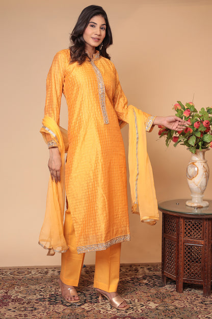 Yellow Zardozi Kurta Set: Hand-Embroidered Indian Wedding Outfit